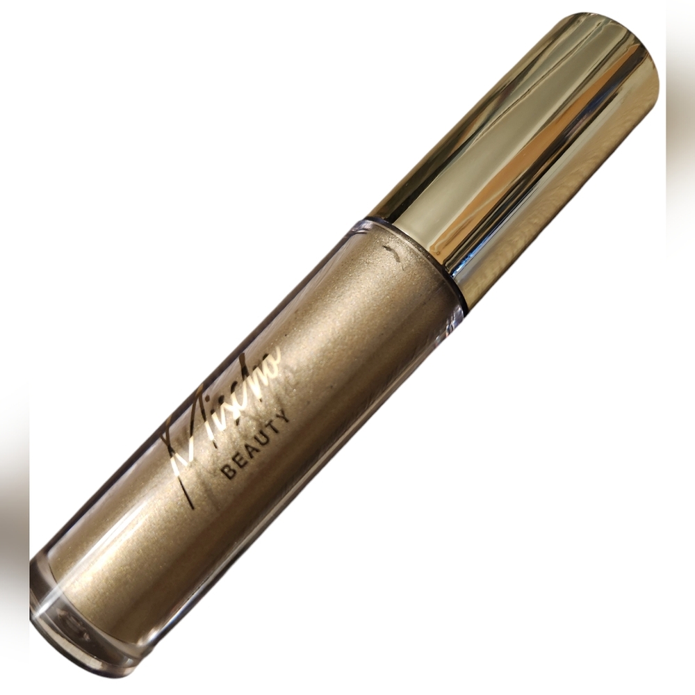 🌸Mischo Beauty liquid eyeshadow in Ijama
